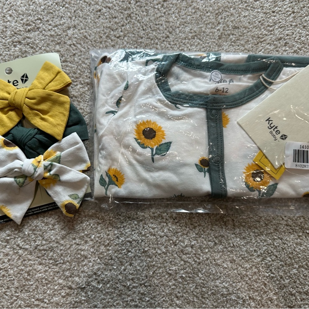 Kyte Baby 6-12 Month Sunflower Long Sleeve Snap Romper + 3pk Bow Headbands - NWT